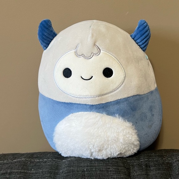 Squishmallow 8 inch Yeti - Picture 1 of 1